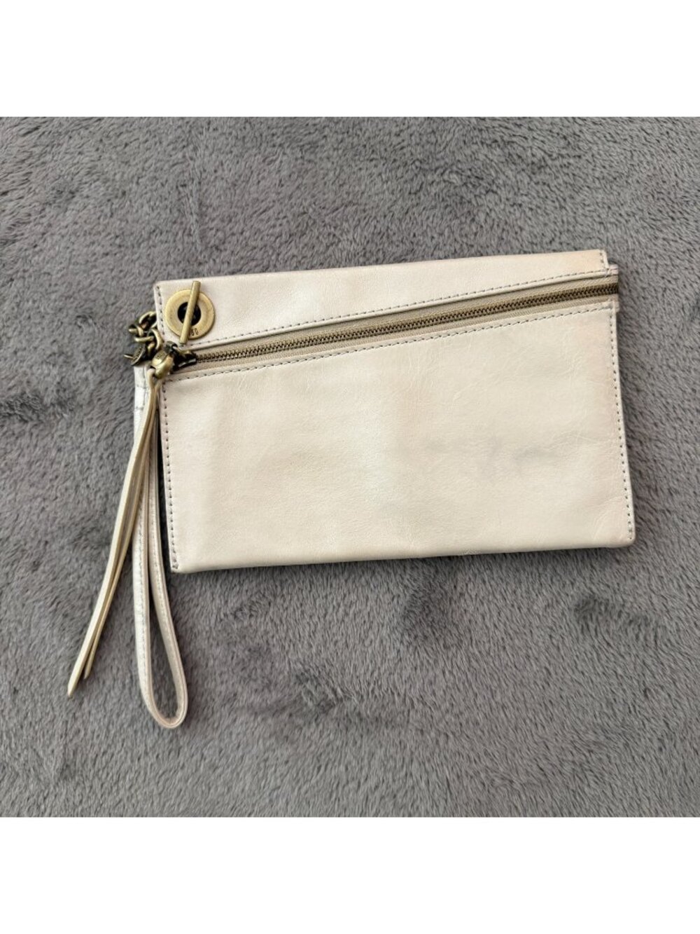 Hobo International Link Wristlet Wallet Purse Pearl Cream Leather